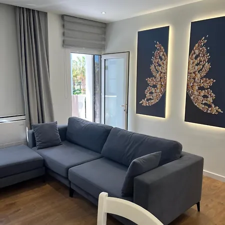 Amelia Apartment
