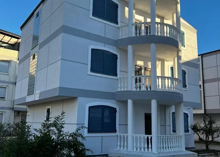 Amelia Apartment